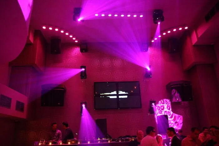Robe CLUBSPOT 300 CT Световой прибор полного CLUBSPOT 300 CT вращения — фото 2